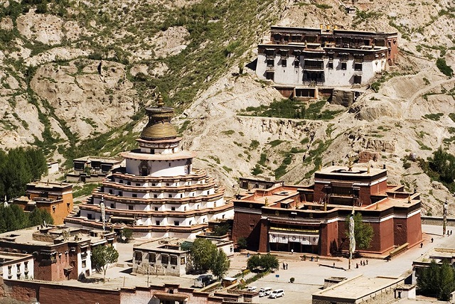 Tu viện Monastery